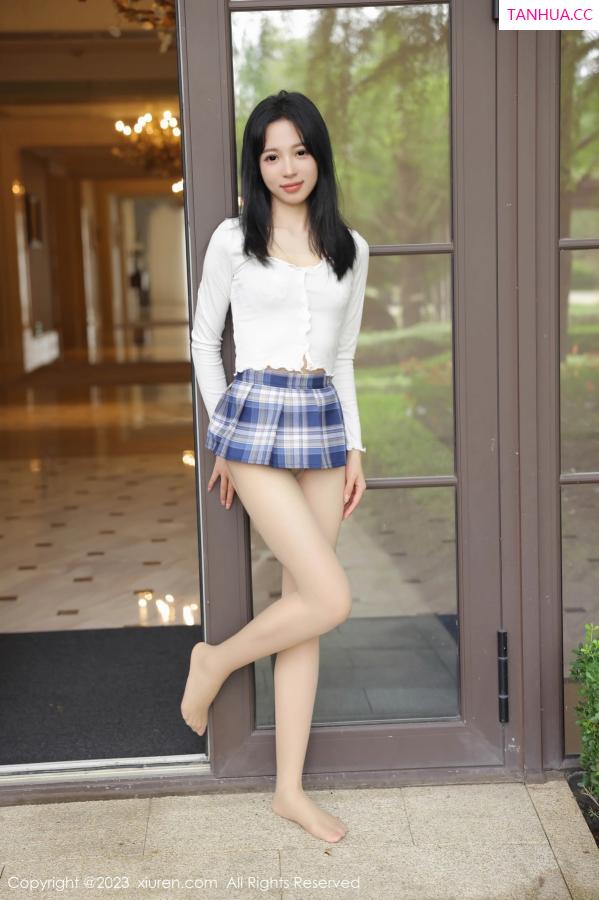 糖豆  [XiuRen]高清写真图 2023.06.19 No.6942 糖豆sisi 格子裙美腿第4张图片